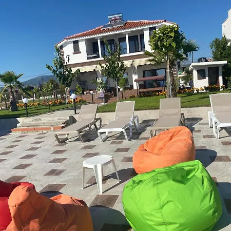 Costa 1 Kariani