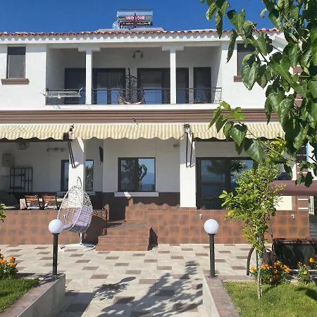 Costa 1