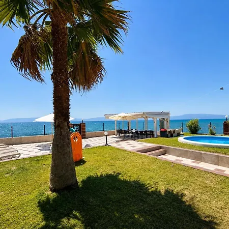 Costa 1