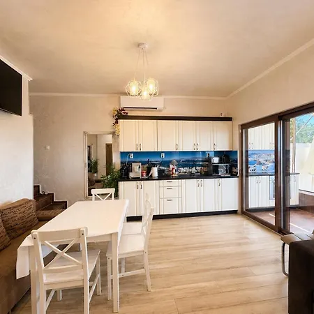 Costa 1 * Kariani