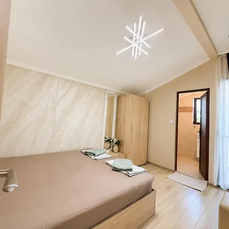 Costa 1 *